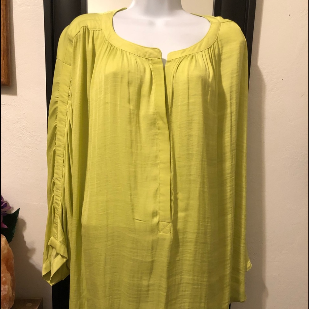 Jennifer Lopez Blouse with long sleeves